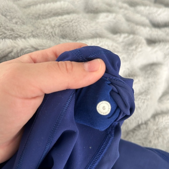 Lulu Lemon Blue Leggings - Picture 3 of 5